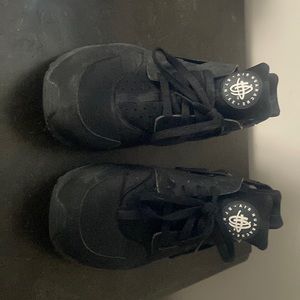 Nike -Air Huarache - Black men’s size 11.5
